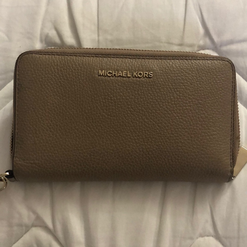 Michael Kors Wristlet Wallet